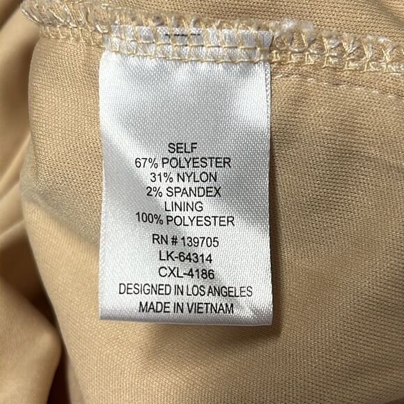 NWOT EMERALD SUNDAE | Juniors' Nude Slim Allover Lace Overlay Side-Slit Gown XL - Picture 10 of 11